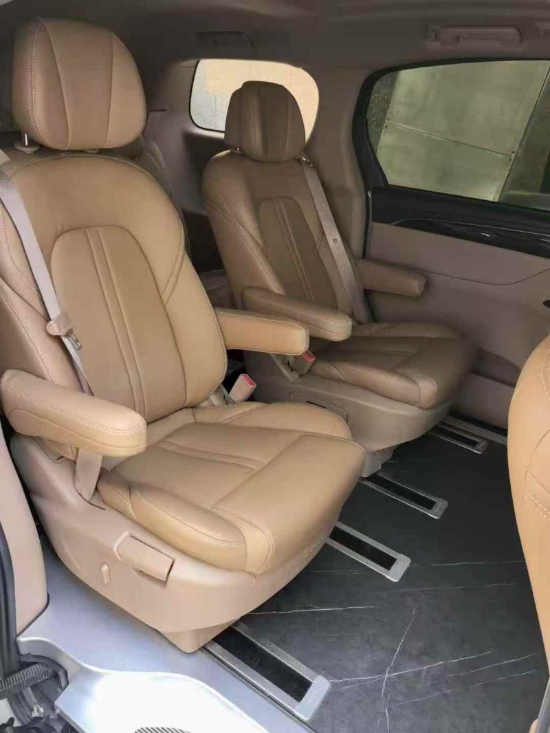 东营19年别克GL86