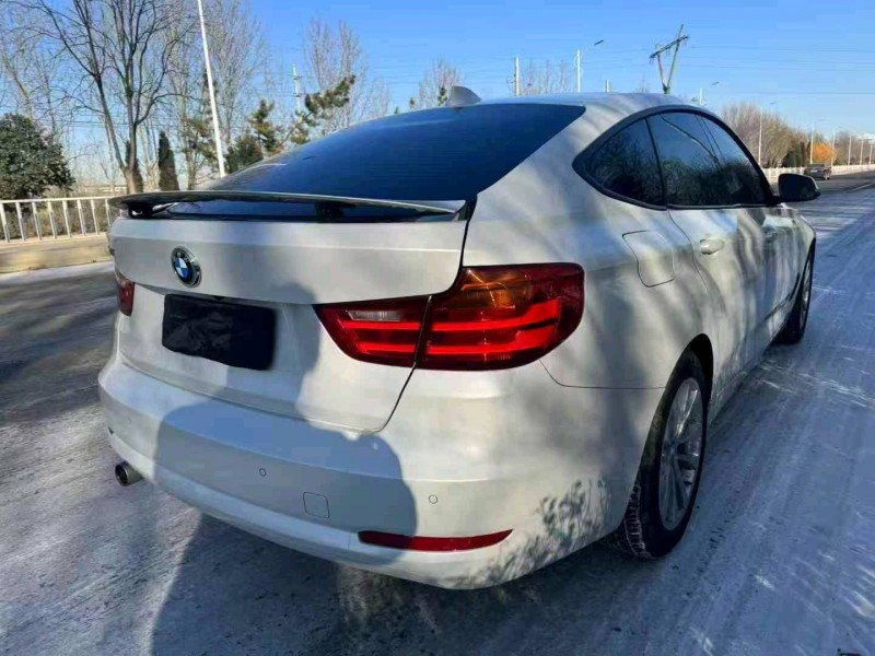 青岛16年宝马3系9