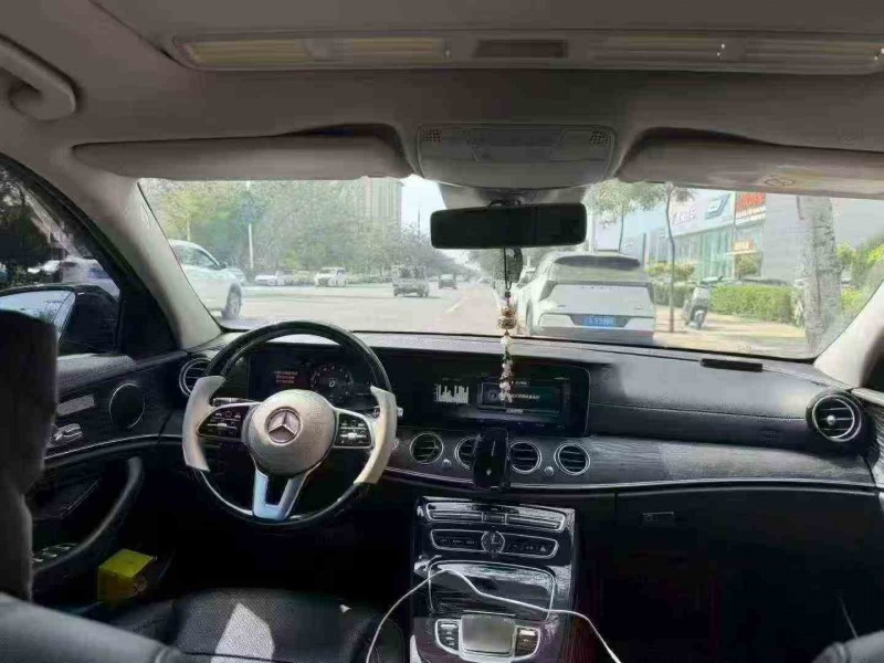 吴忠17年奔驰E4