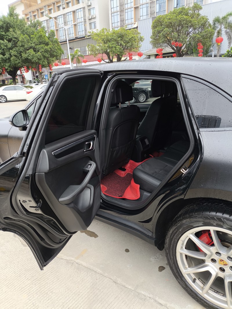 广州15年保时捷Macan5