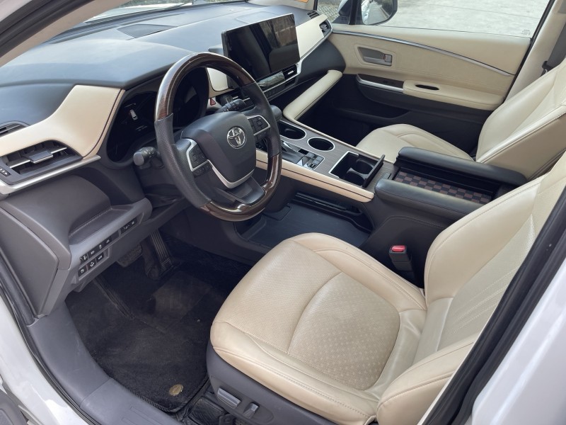 济宁22年丰田塞纳6