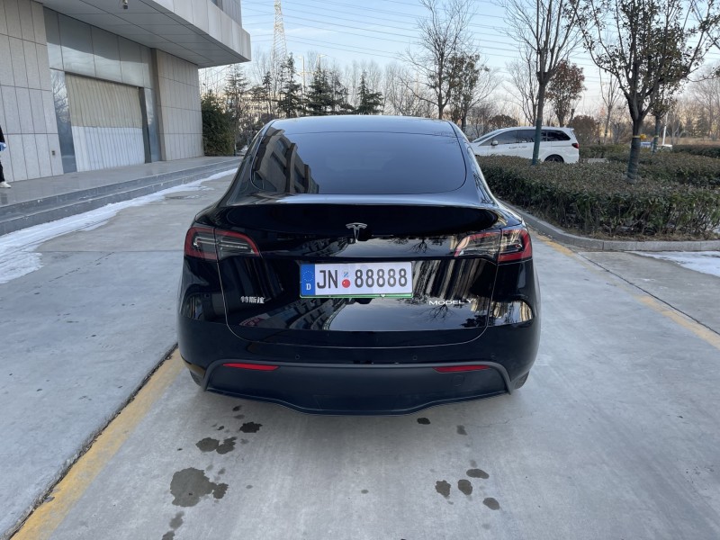 济宁23年特斯拉MODEL 39