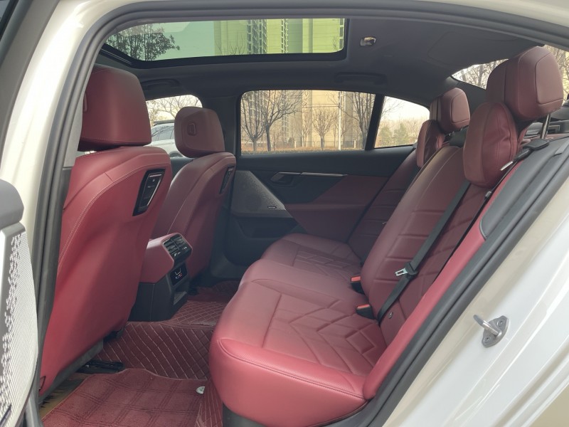 济宁24年宝马4系6