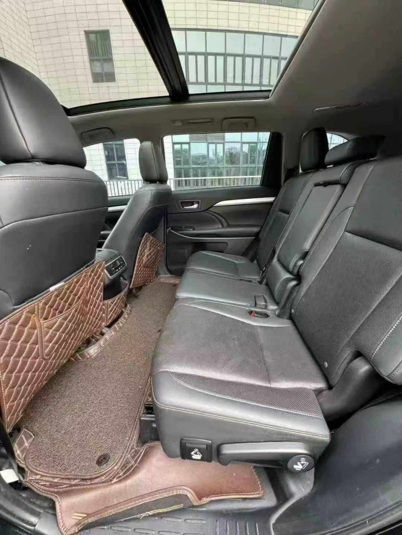 汕头19年丰田汉兰达4