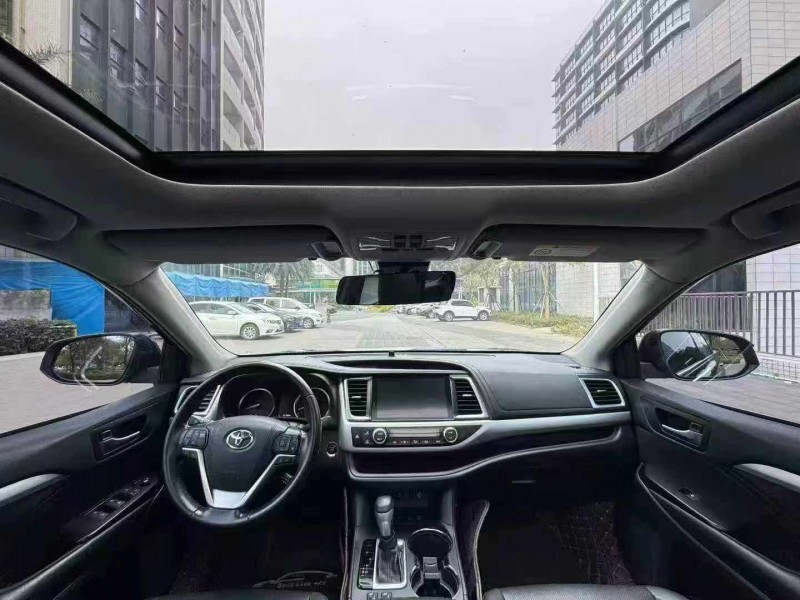 汕头19年丰田汉兰达5