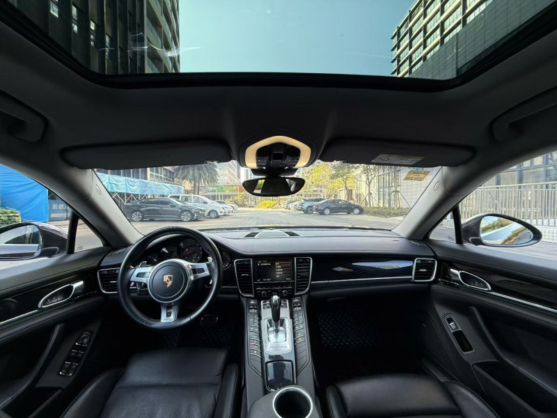 汕头16年保时捷帕拉梅拉6
