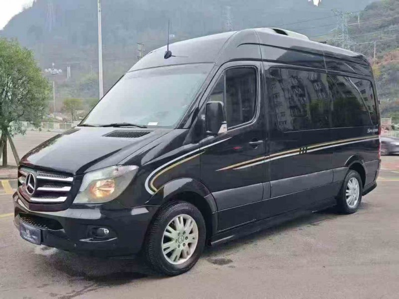 遵义17年奔驰斯宾特2