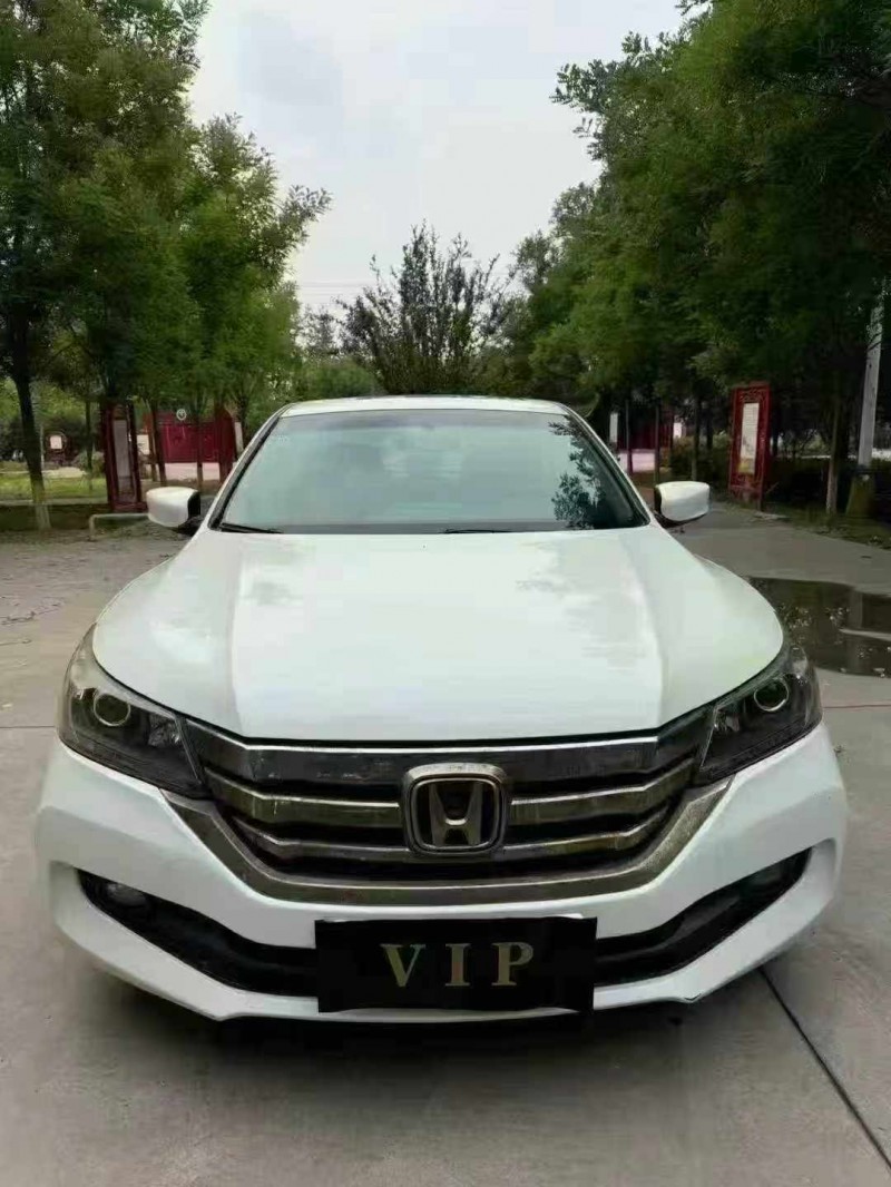 邢台16年本田雅阁1