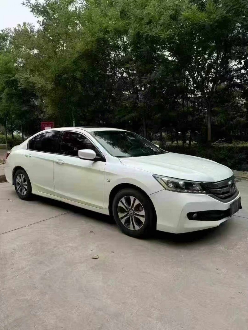 邢台16年本田雅阁3