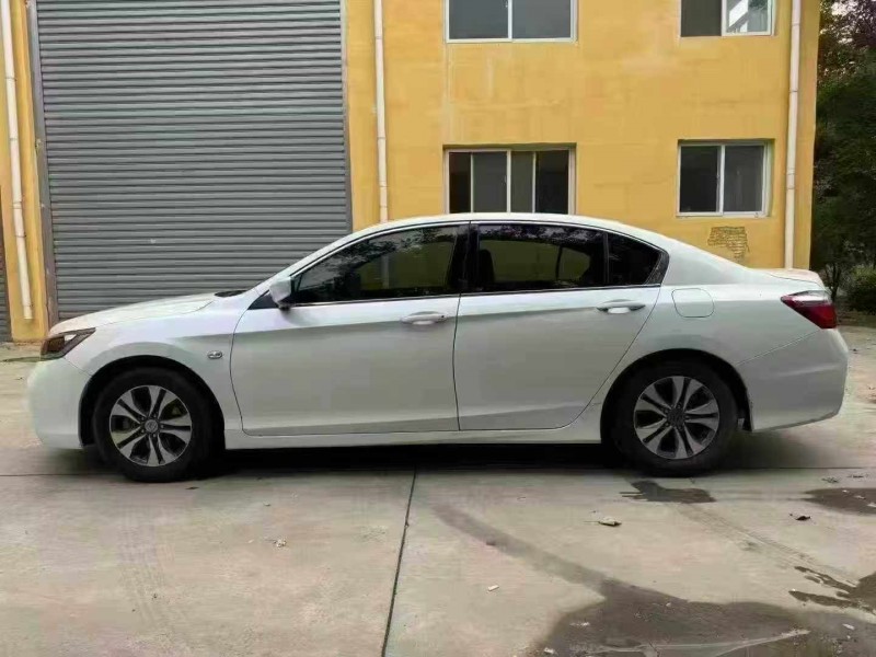 邢台16年本田雅阁4