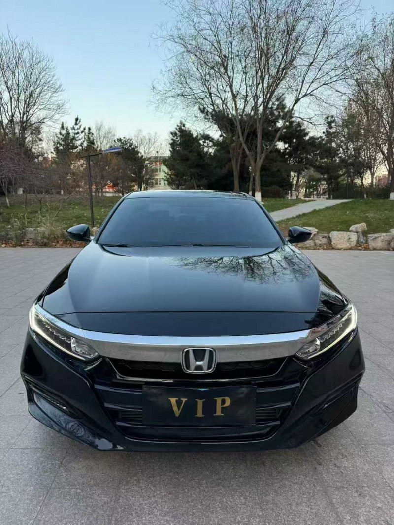 邢台19年本田雅阁1