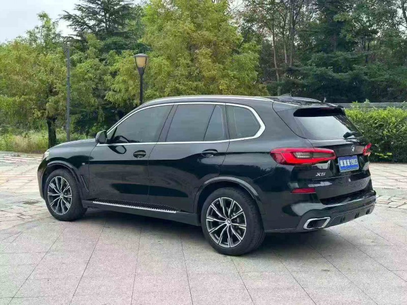 济南20年宝马X57