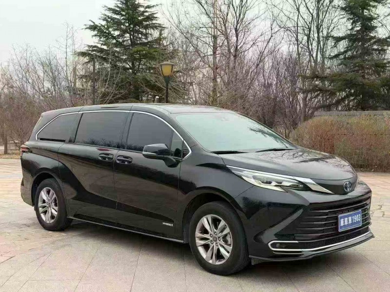 济宁23年丰田塞纳2