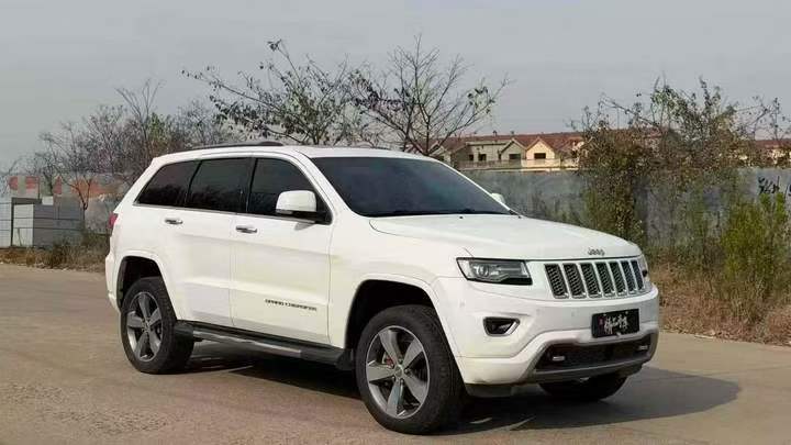 济宁17年Jeep大切诺基2