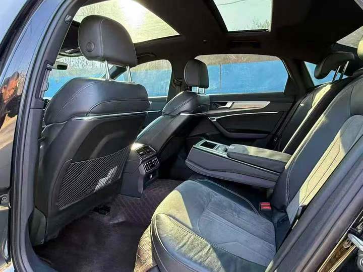 济宁22年奥迪A6L5
