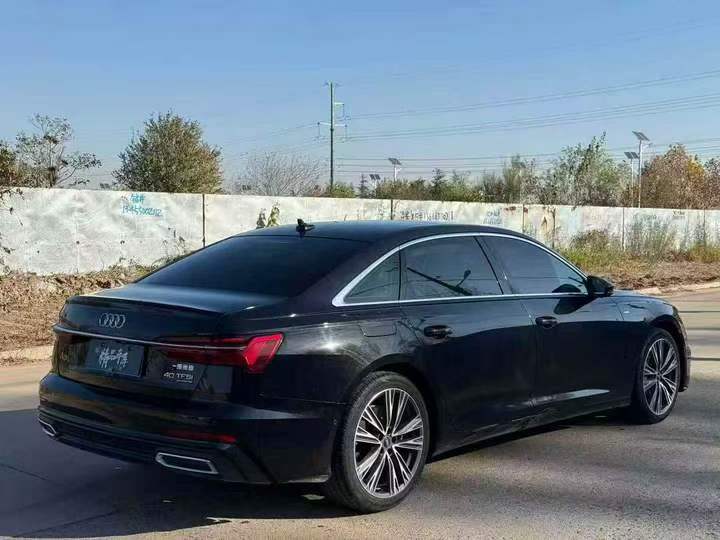 济宁22年奥迪A6L8