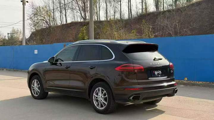 潍坊15年保时捷卡宴7