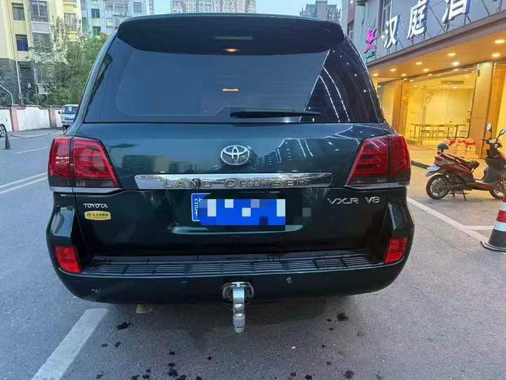 九江12年丰田兰德酷路泽8