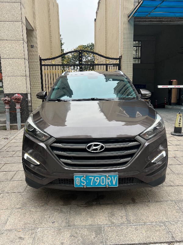 揭阳17年现代途胜1