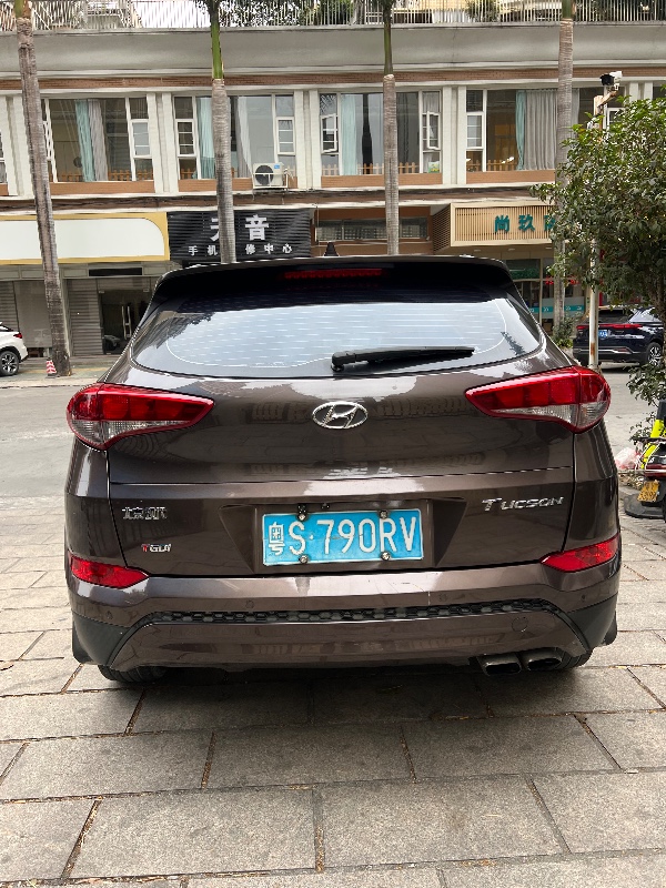 揭阳17年现代途胜4