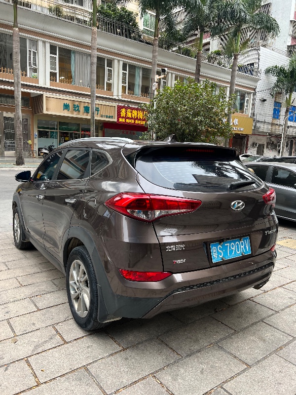 揭阳17年现代途胜5