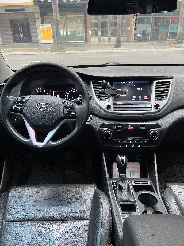 揭阳17年现代途胜8