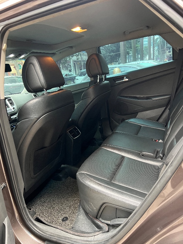 揭阳17年现代途胜9