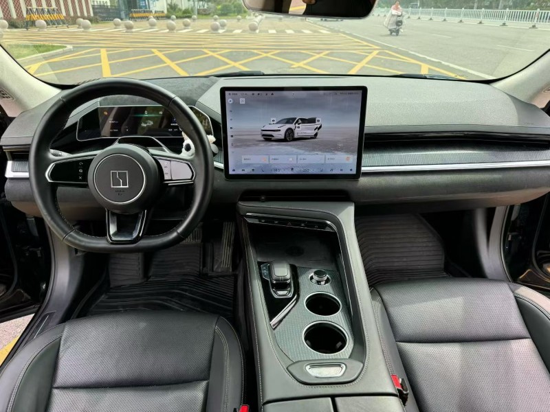 济宁23年极氪汽车0014