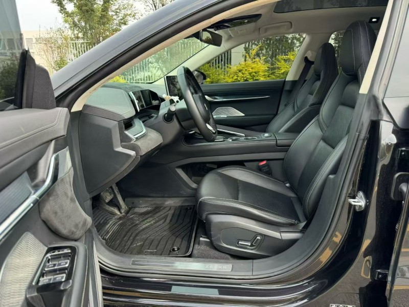 济宁23年极氪汽车0016