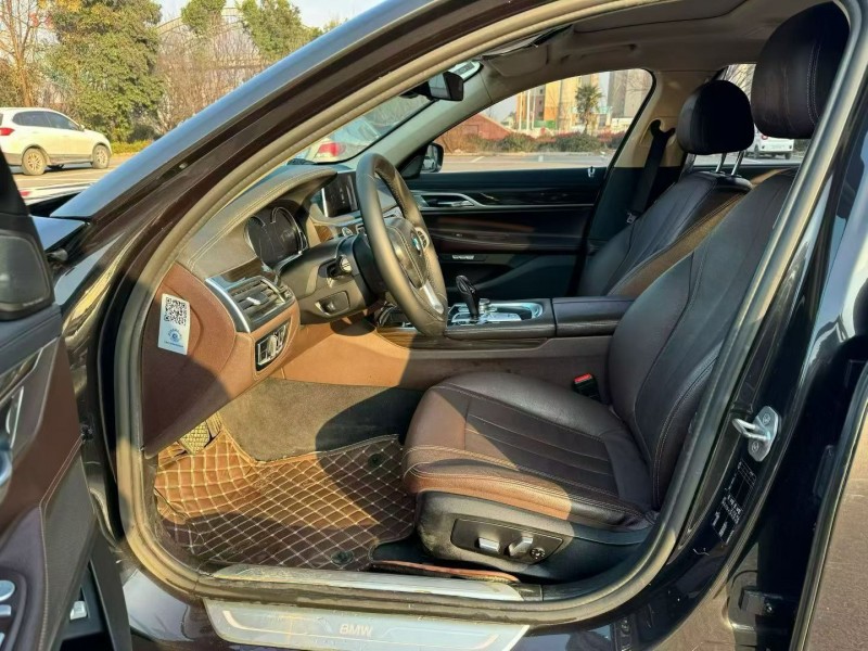 济宁17年宝马7系6