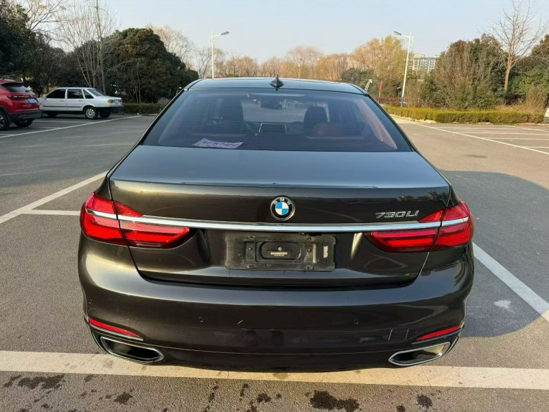 济宁17年宝马7系9