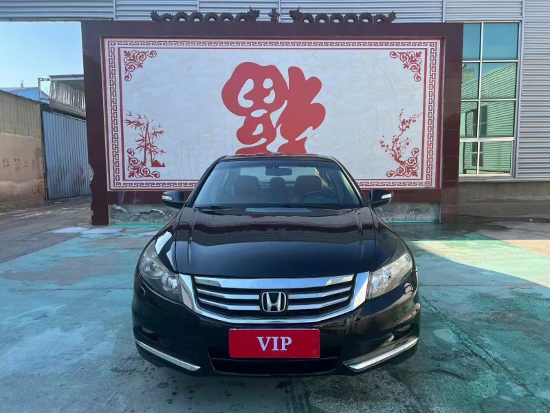 临沂13年本田雅阁1