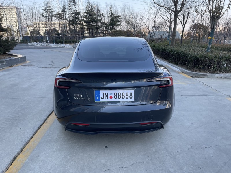 济宁24年特斯拉MODEL 39