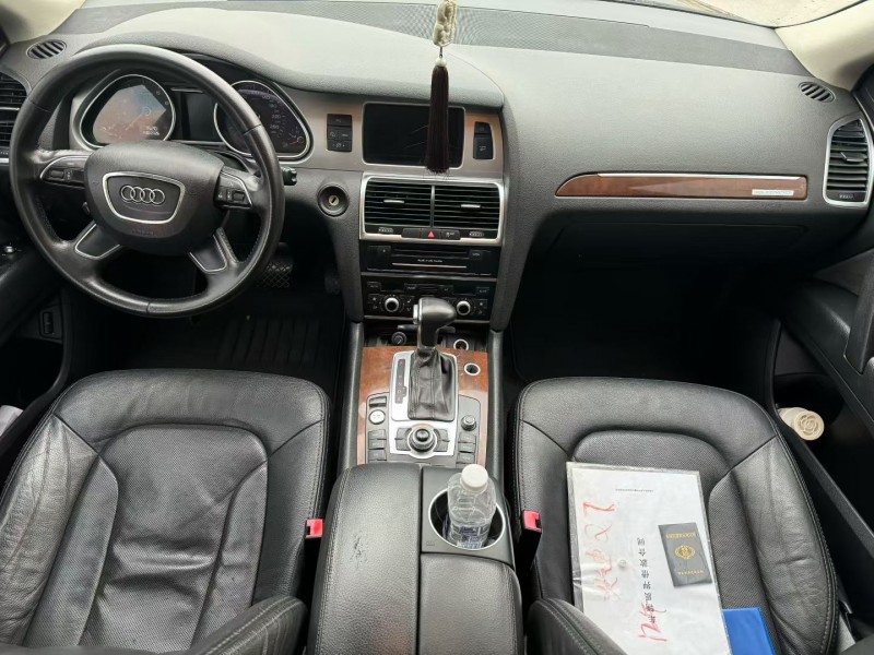 新乡12年奥迪Q75