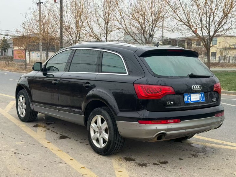 新乡12年奥迪Q78