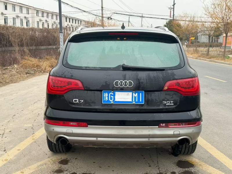 新乡12年奥迪Q79