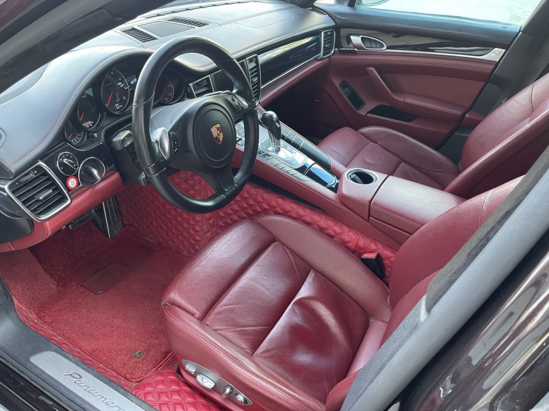 济宁14年保时捷帕拉梅拉5