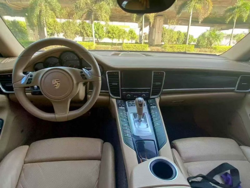 南平14年保时捷帕拉梅拉5