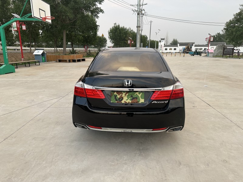 徐州14年本田雅阁9