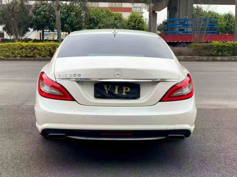 南平15年奔驰CLS9