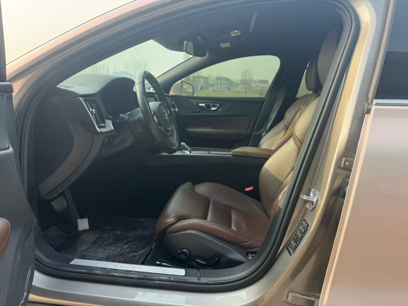 新乡22年沃尔沃S60L4