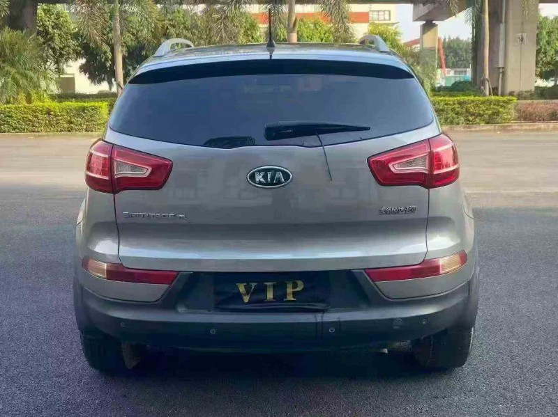 南平11年起亚智跑8