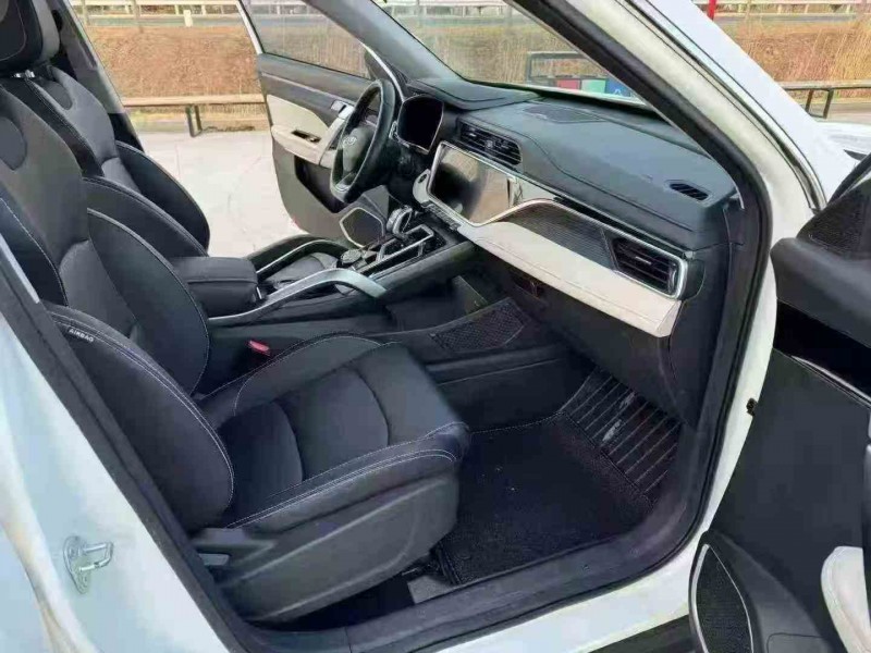 徐州22年吉利博越5