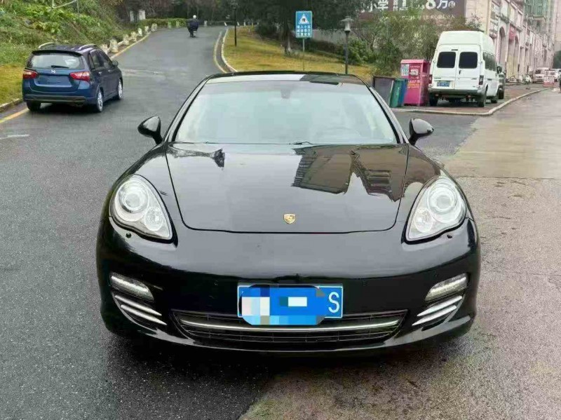 南平13年保时捷帕拉梅拉1
