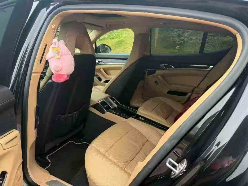 南平13年保时捷帕拉梅拉6