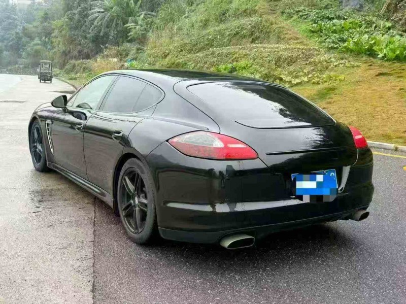南平13年保时捷帕拉梅拉8