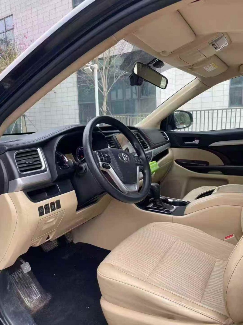 广州17年丰田汉兰达4