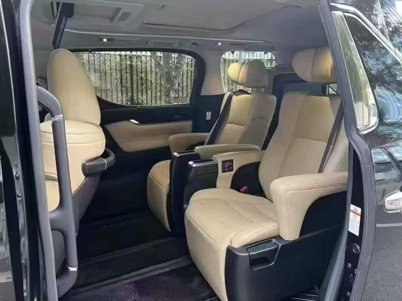 广州21年丰田威尔法5