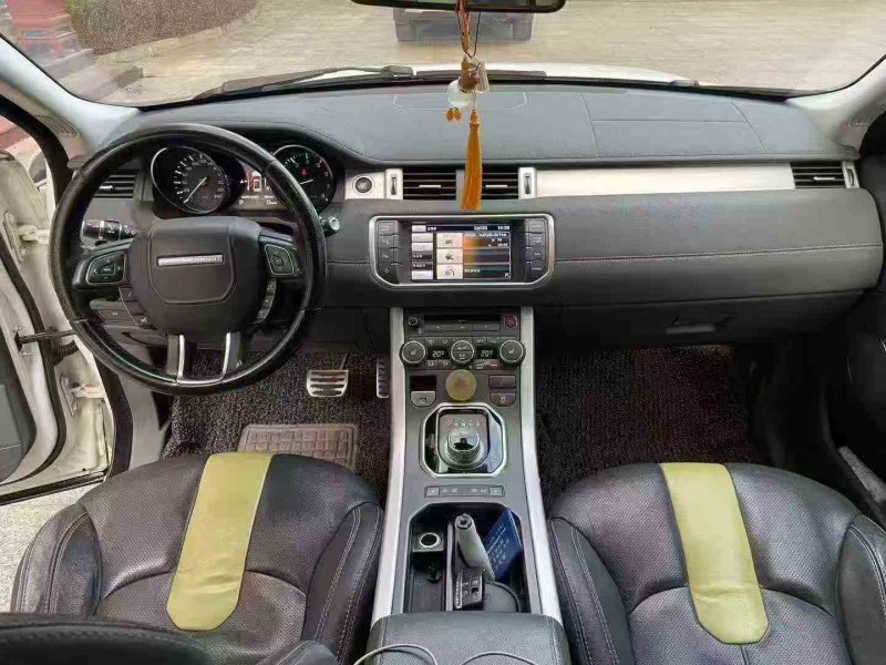 龙岩13年路虎极光3