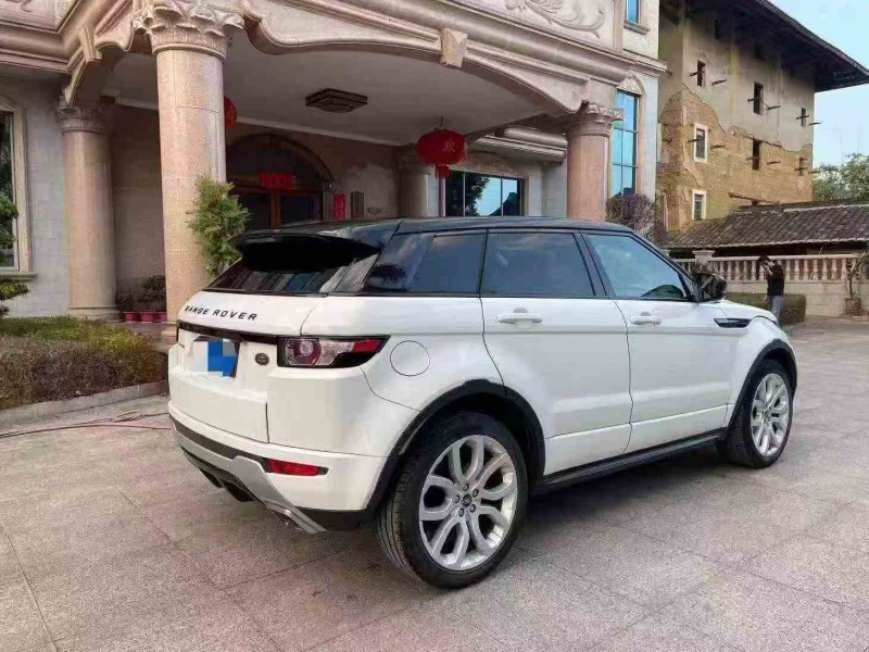 龙岩13年路虎极光9